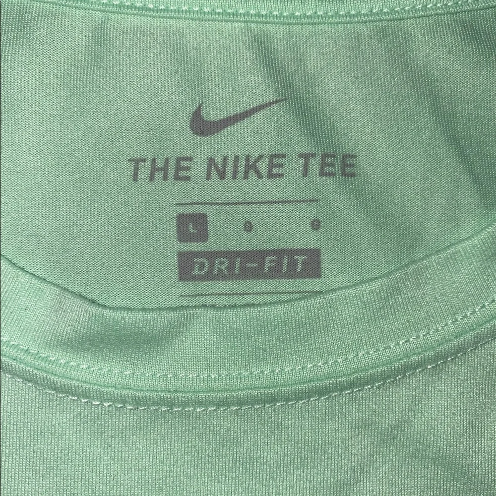 Nike dri fit tee - Picture 2 of 4